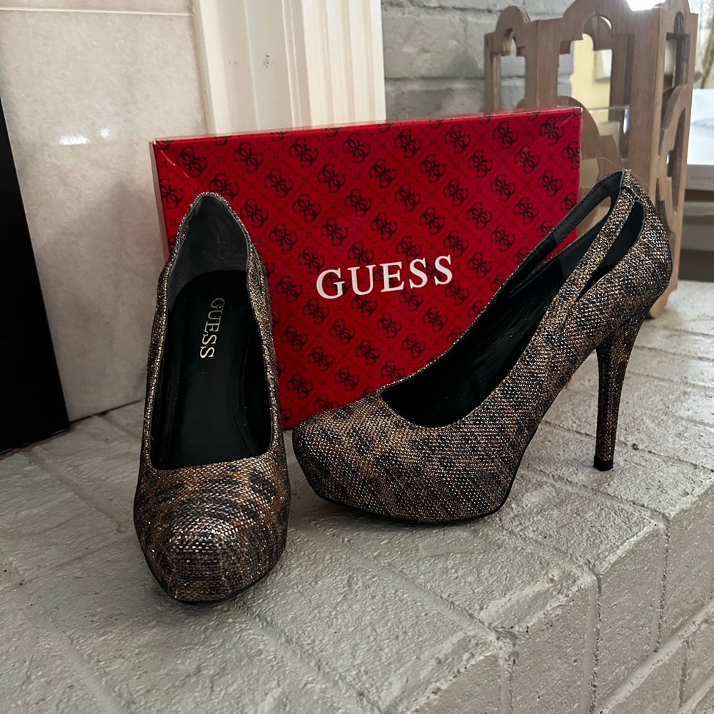 Guess women’s platform heels 7.5